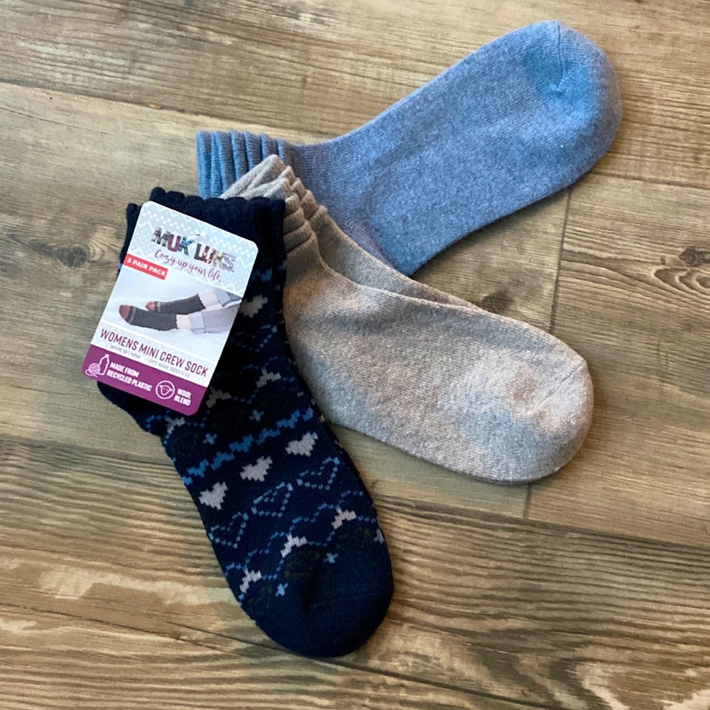 Muk Luks crew socks